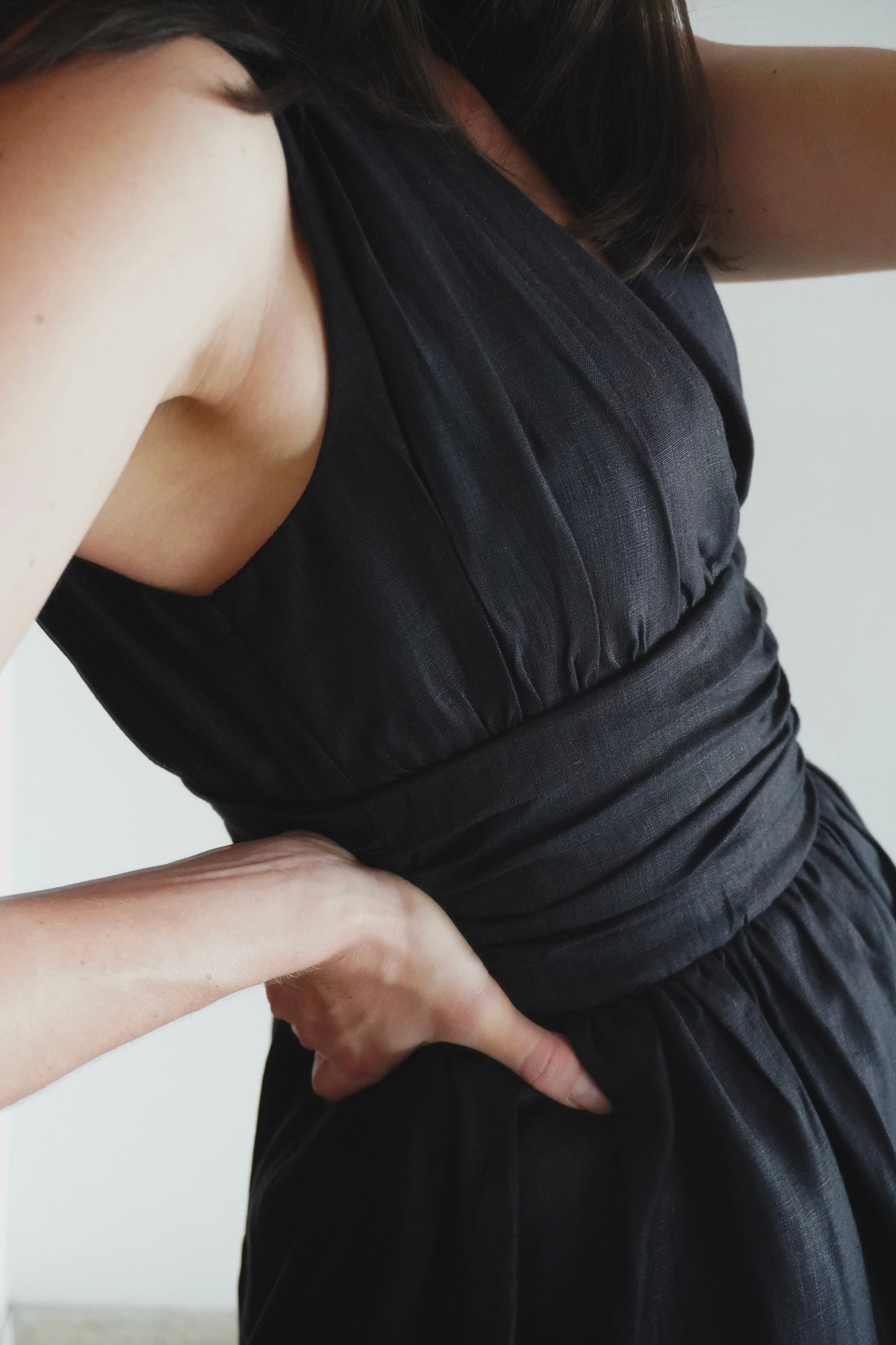 CAMILA TOP BLACK LINEN
